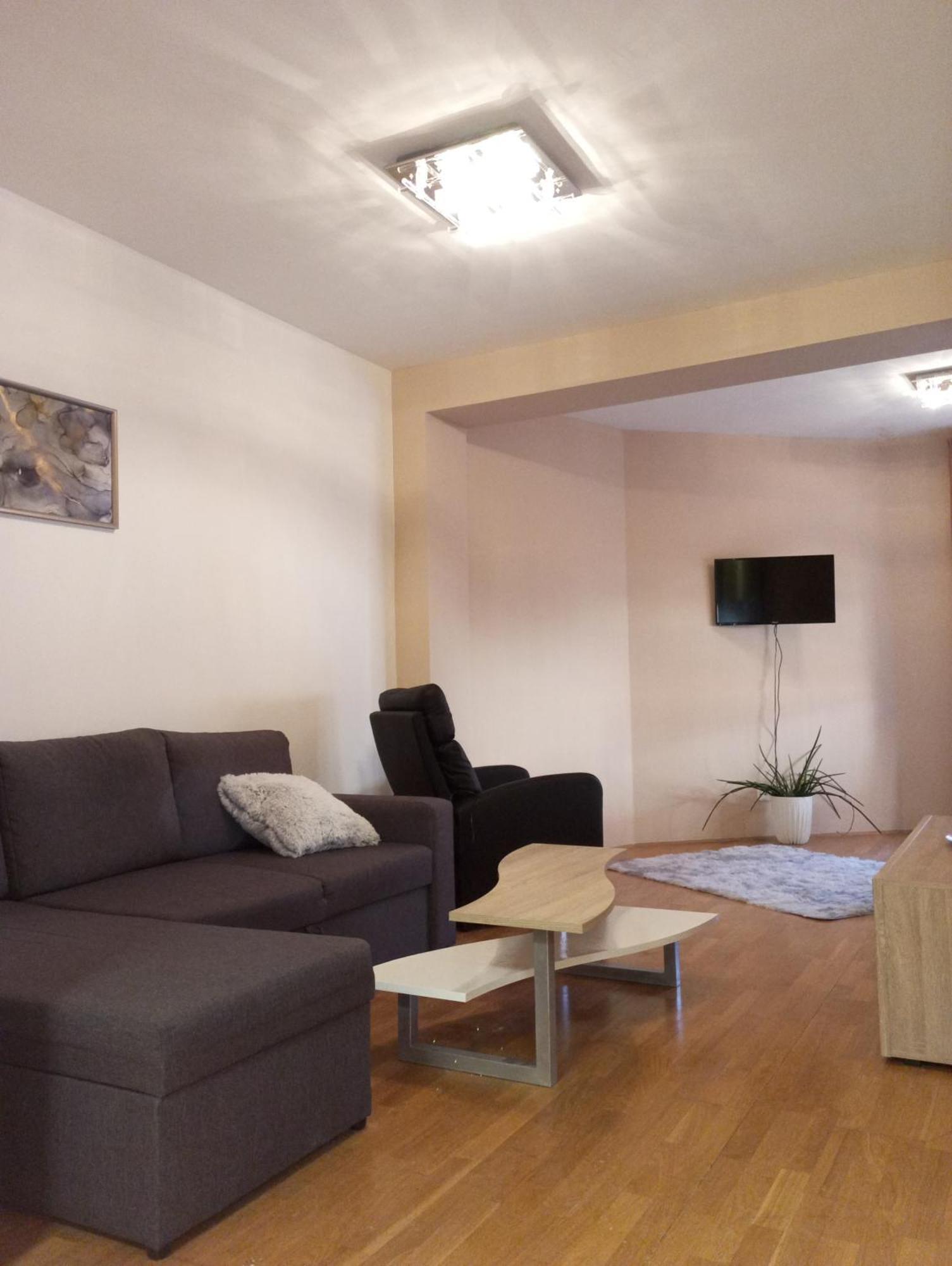 Zen Apartman Budakalász Buitenkant foto