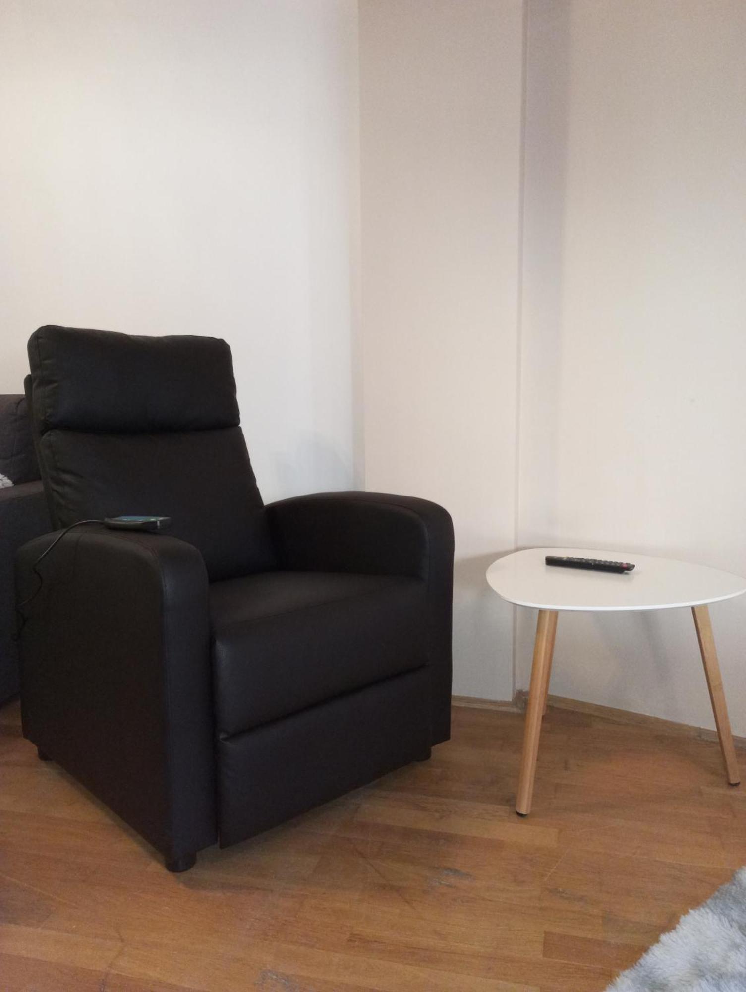 Zen Apartman Budakalász Buitenkant foto