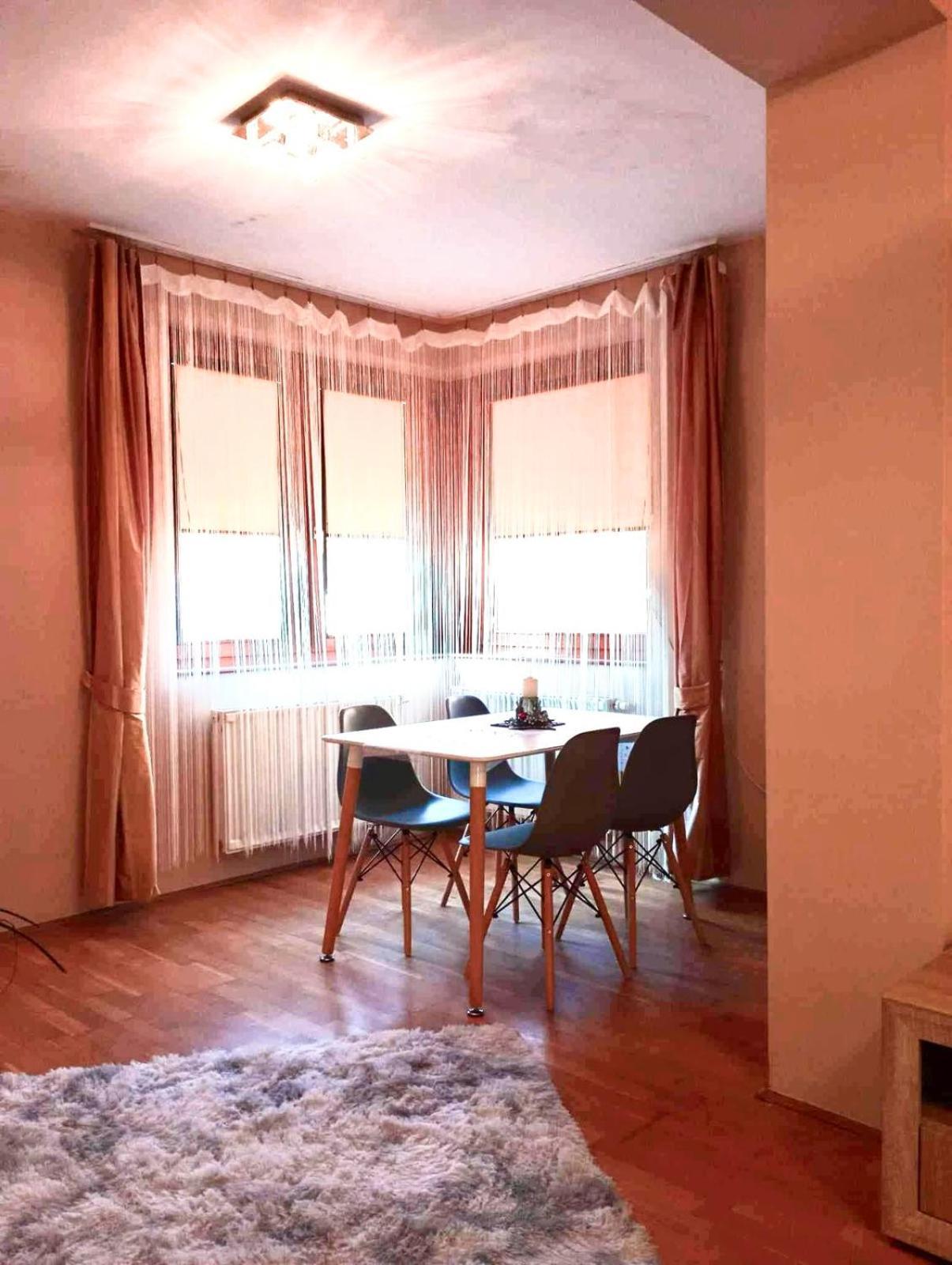 Zen Apartman Budakalász Buitenkant foto